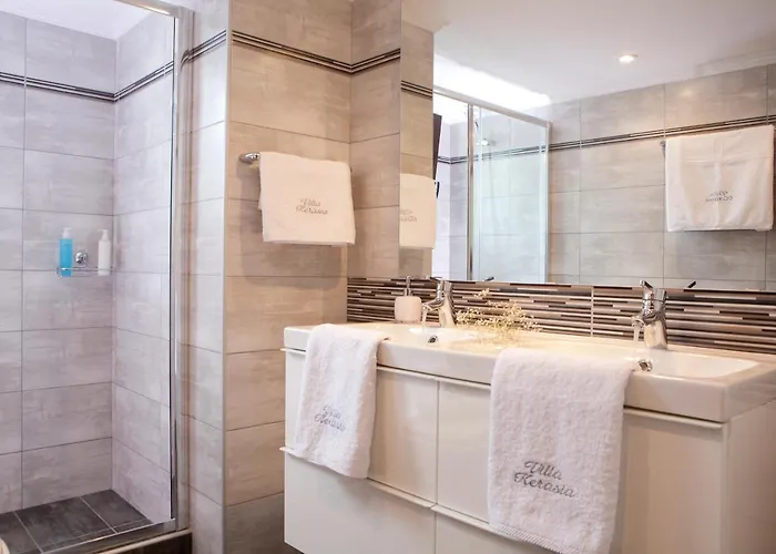 Heavenly Heights By Kb Hospitality * Evgiros